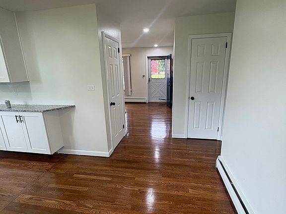 3rd image of 109 Ridgewood Rd