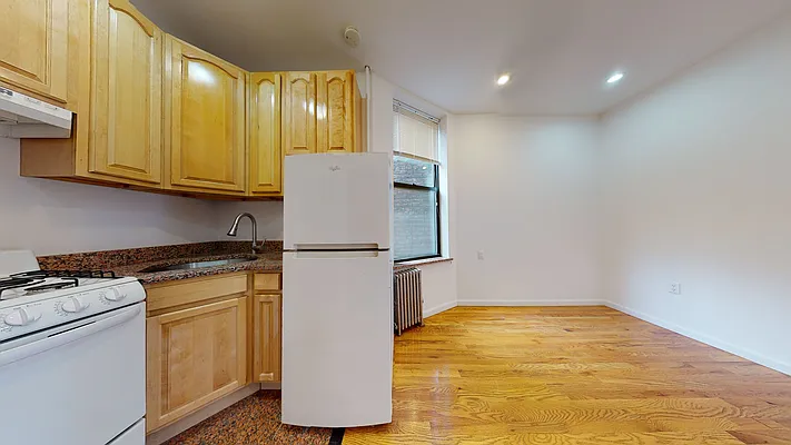 Rented by Bond New York | media 21