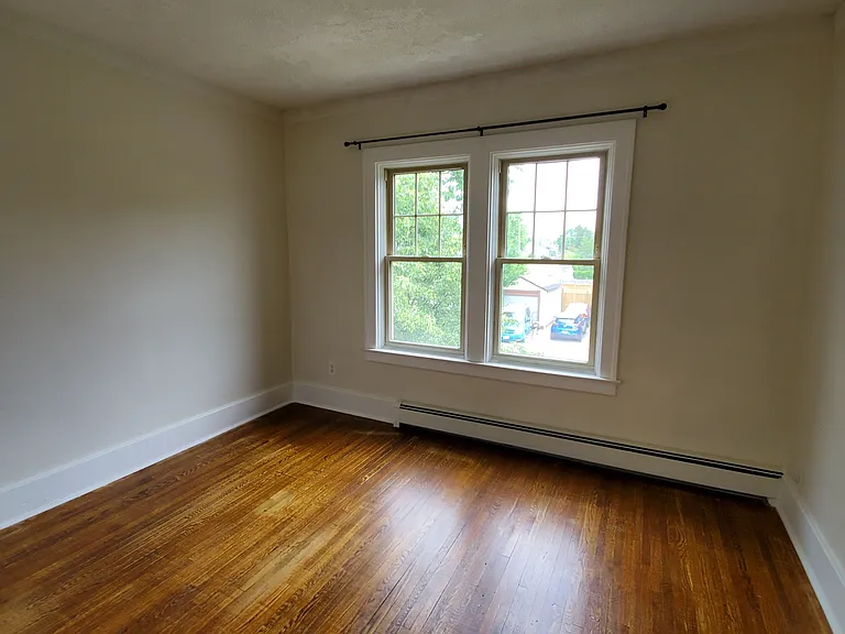 1614 Ontario St #4 — Photo 5