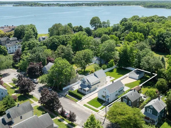 217 6th Street, Greenport, NY 11944