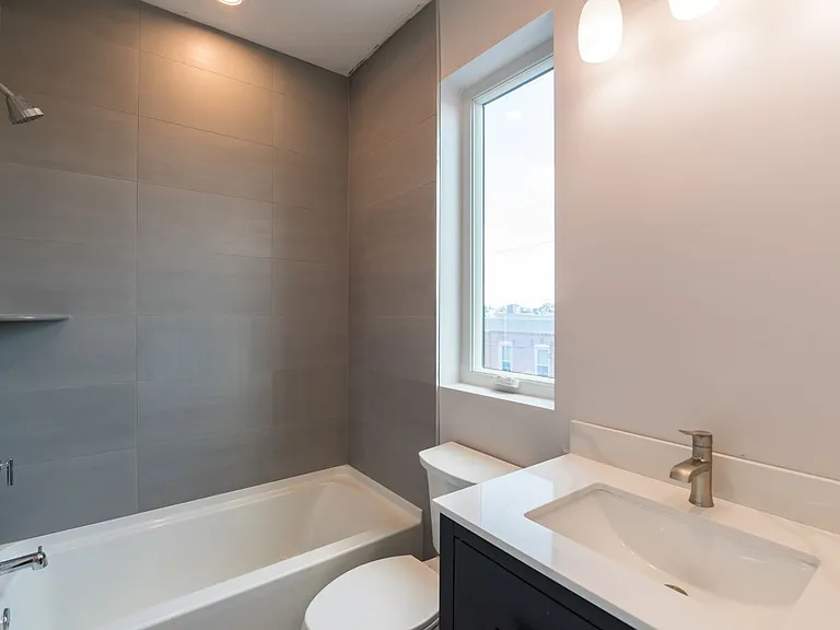 1351 S Myrtlewood St — Photo 22
