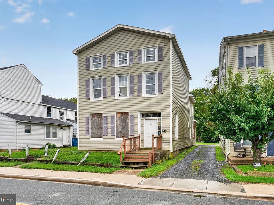 1st image of 242 W Main St