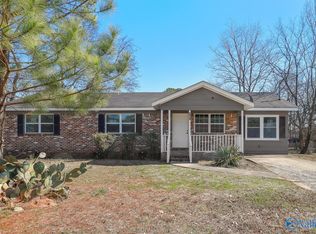 5020 Rolling Hills Dr NW, Huntsville, AL 35810