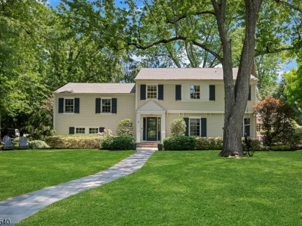 2 Colt Rd, Summit City, NJ 07901