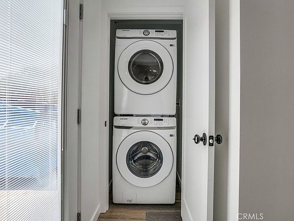 5th image of 869 Glenway Dr APT 8