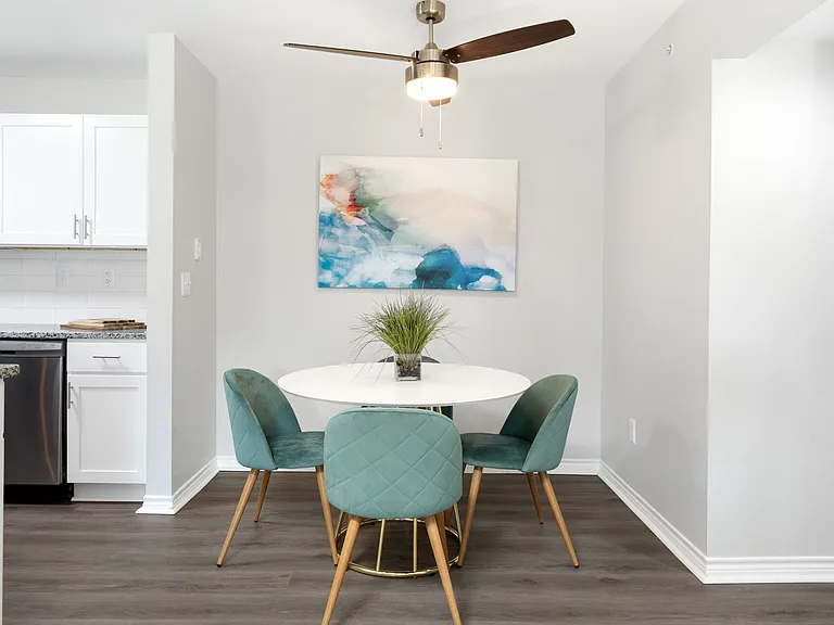Vida Apartments — Photo 32