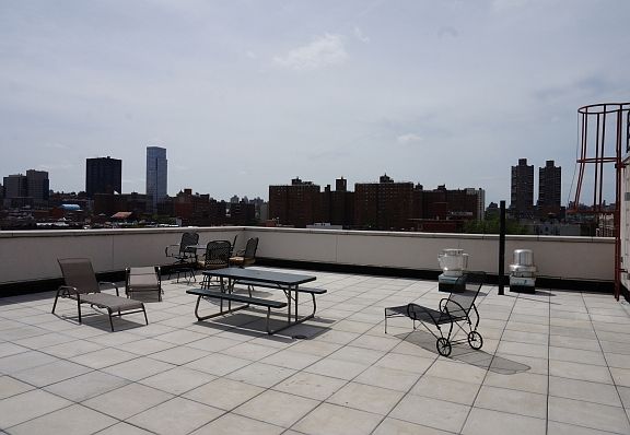 5th image of 222 E 111th St APT 4A