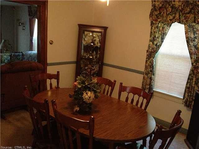2nd image of 53 Merry St