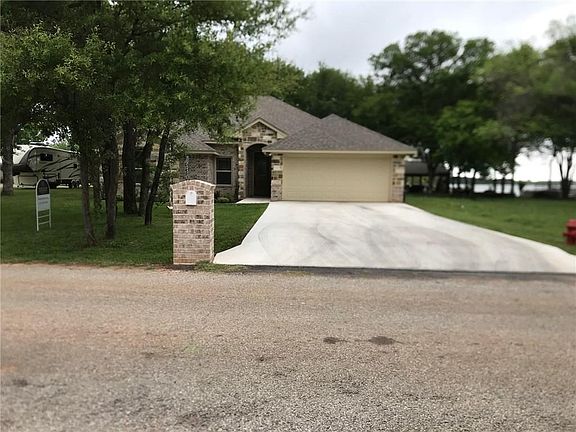 3rd image of 1510 Comanche Ct
