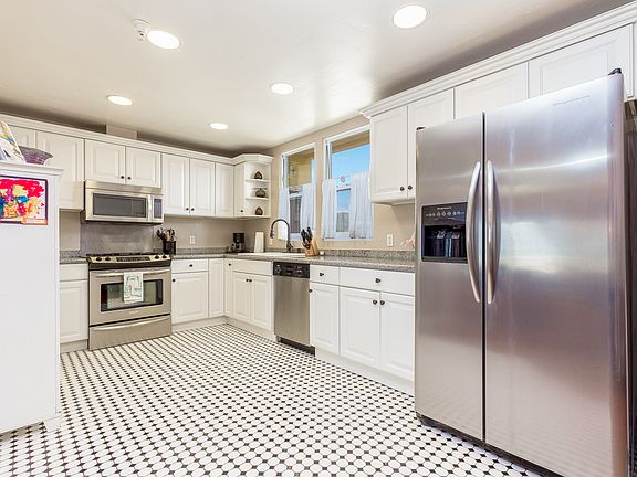 5th image of 1632 Union St Unit 6