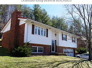 4 Barrington Rd, Nitro, WV 25143