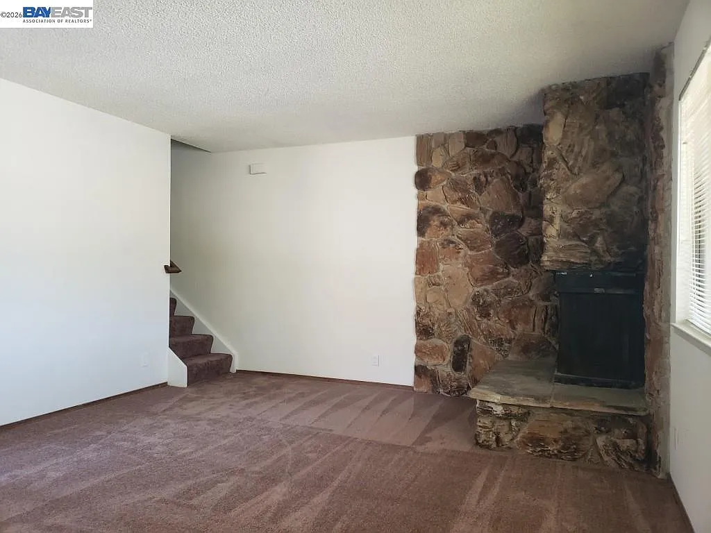3 bed, 1480 sqft, $3,500 — Photo 2
