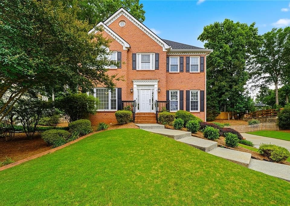 1st image of 906 Spring Valley