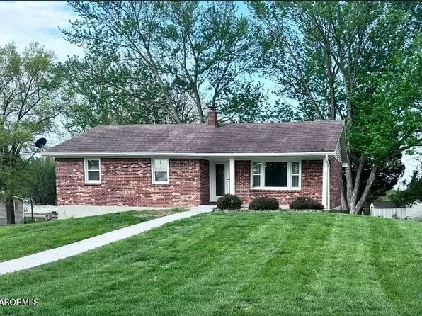 5822 Dove Lake Rd, Jefferson City, MO 65101