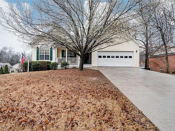 3rd image of 1052 Cedar Oak Ct
