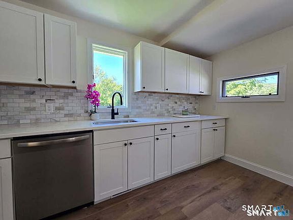 3rd image of 62 Benham Avenue