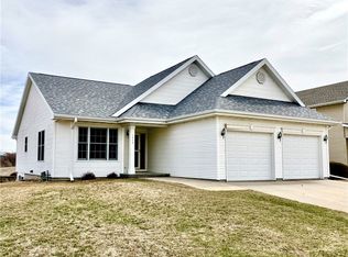 1002 E 18th St S, Newton, IA 50208