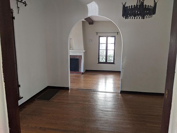 3rd image of 717 Palm Dr