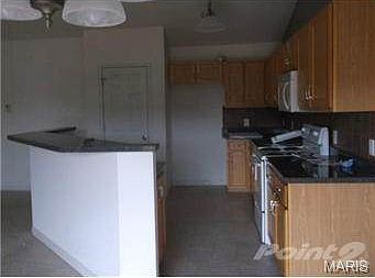 4th image of 810 Oxford Ct