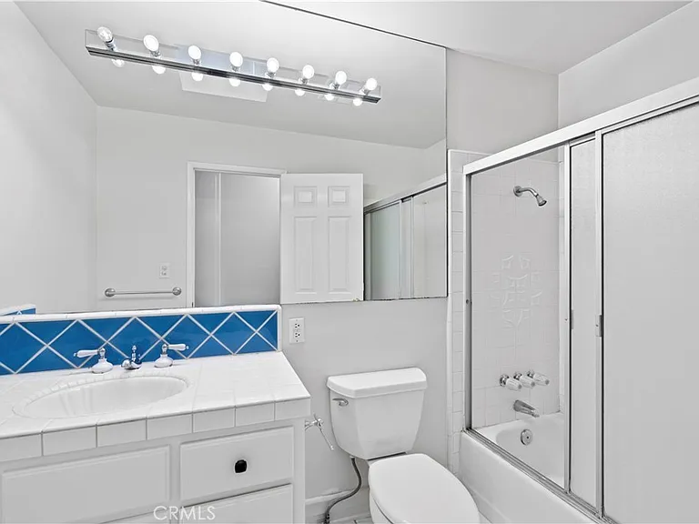 508 Redlands Ave — Photo 15