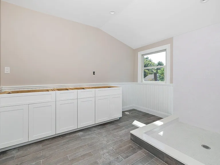 58 Marion Dr — Photo 22