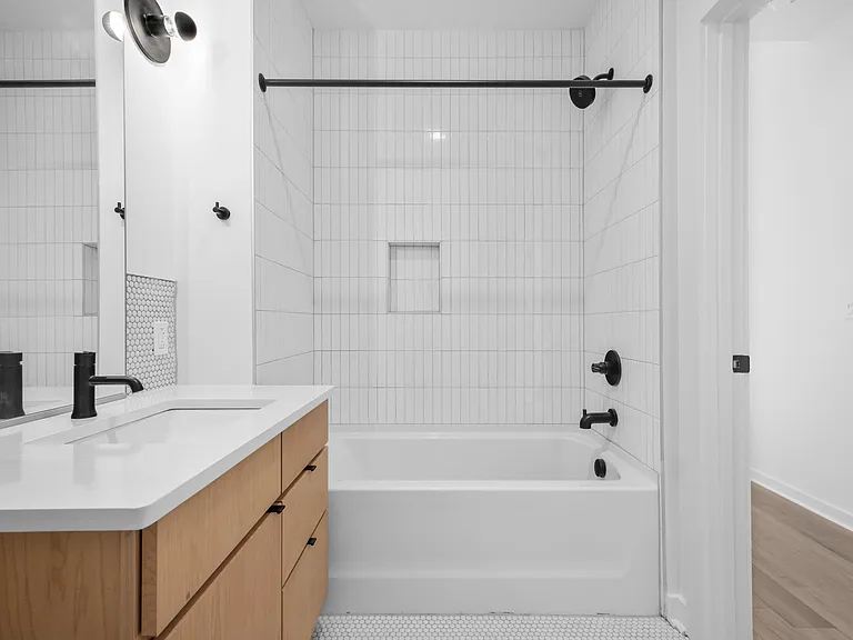 1931 2nd Ave N #203 — Photo 11