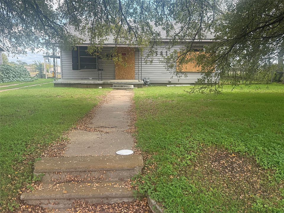 1st image of 3816 Elliott Dr