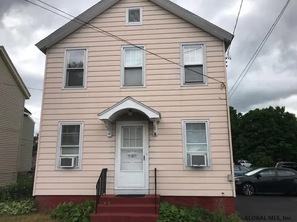 18 108th St, Troy, NY 12182