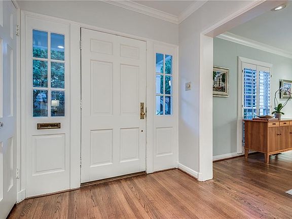 3rd image of 4505 Belfort Ave