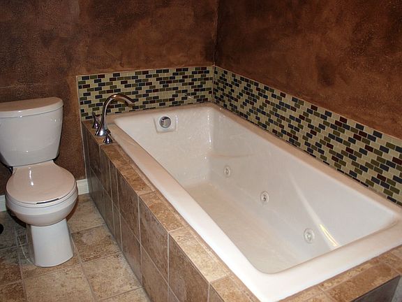 Master Jetted Tub for 2