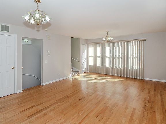 4th image of 8718 W Evelyn Ln #B