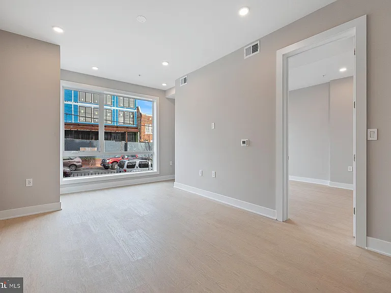 406 Kennedy St NW #404 — Photo 12