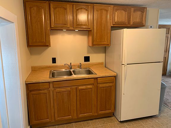 4th image of 219 W 8th St APT 2