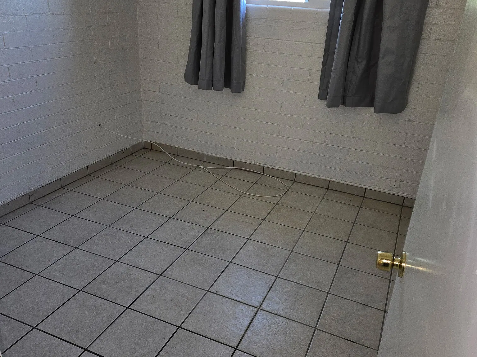 1416 E Cinnabar Ave — Photo 4