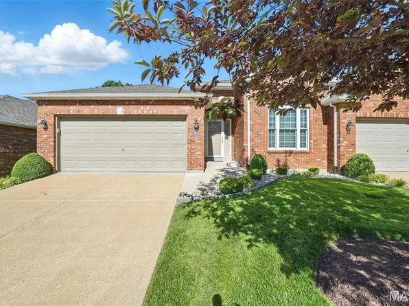 127 Tori Pines Dr, Saint Louis, MO 63129