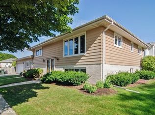 4444 Elm Ave, Brookfield, IL 60513