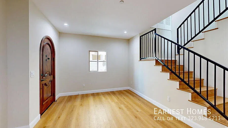 310 N 3rd St — Photo 3
