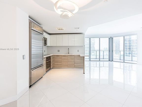 4th image of 1300 Brickell Bay Dr APT 1902
