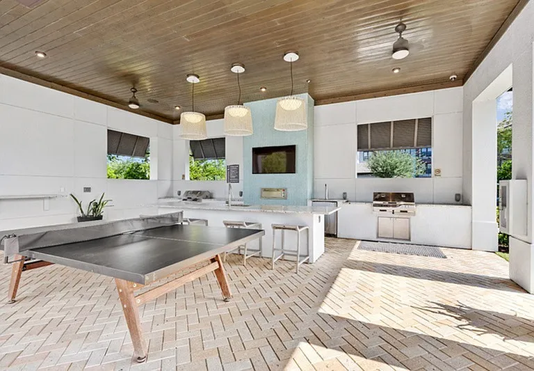 Outdoor Kitchen