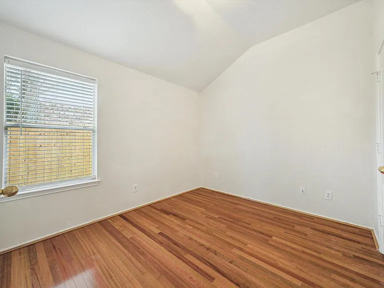 9717 Cottage St — Photo 7