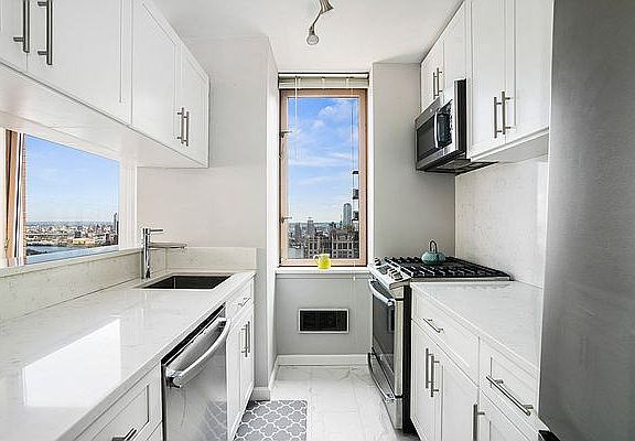 5th image of 235 E 40th St APT 34G