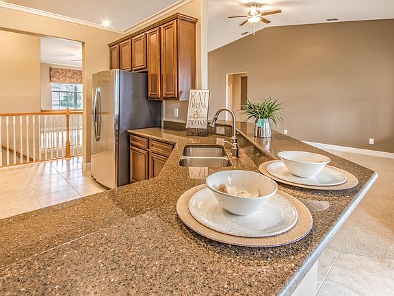 5th image of 1084 Glenraven Ln
