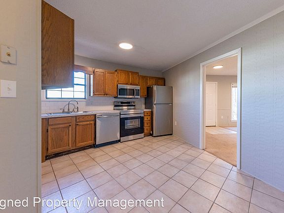 3rd image of 205 W Woodruff Ave