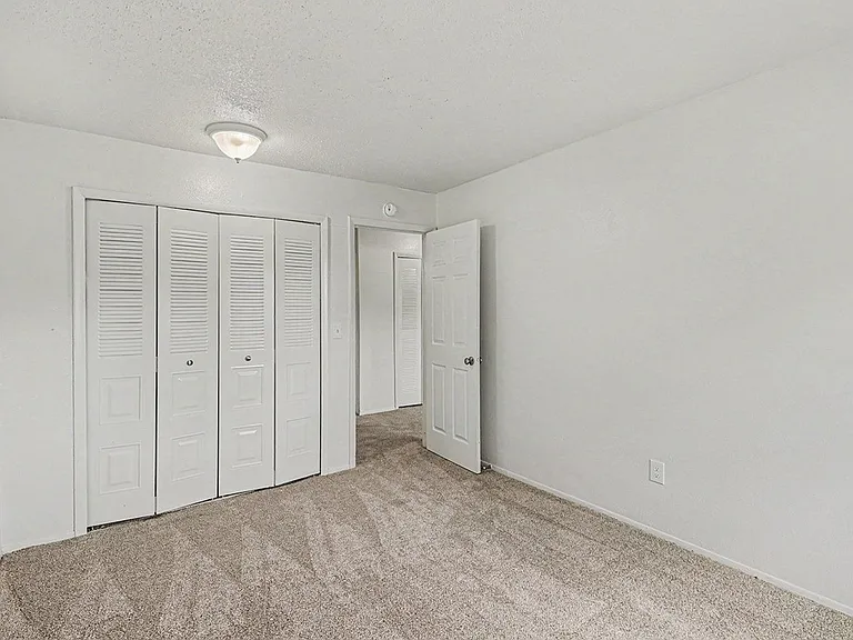 Waverly Park Apartments — Photo 22