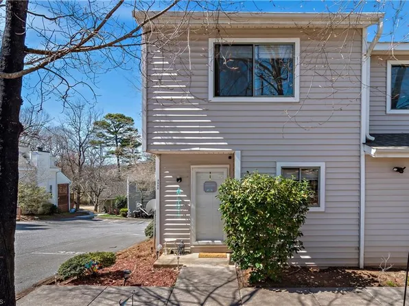 3590 Heathrow Dr, Winston Salem, NC 27127