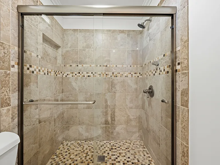 8566 Club House Dr — Photo 15