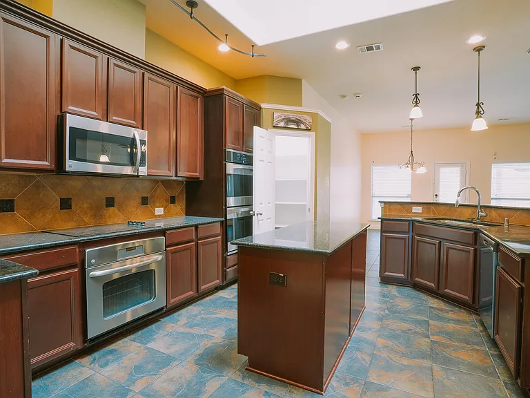 3240 Paseo — Photo 13