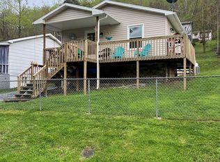 1412 Terrace St, Hinton, WV 25951