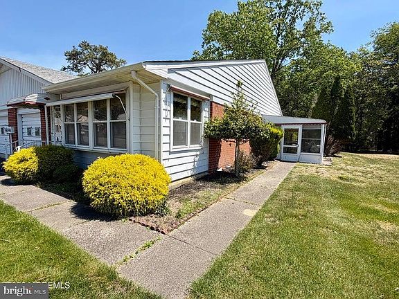 2nd image of 16 Franklin Ln #B