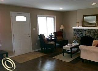 4th image of 2640 Sunnyknoll Ave
